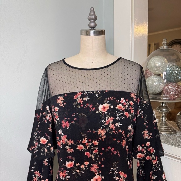 White House Black Market Floral Blouse w/ Mesh Shoulders & Tiered Sleeves Small - Picture 6 of 12